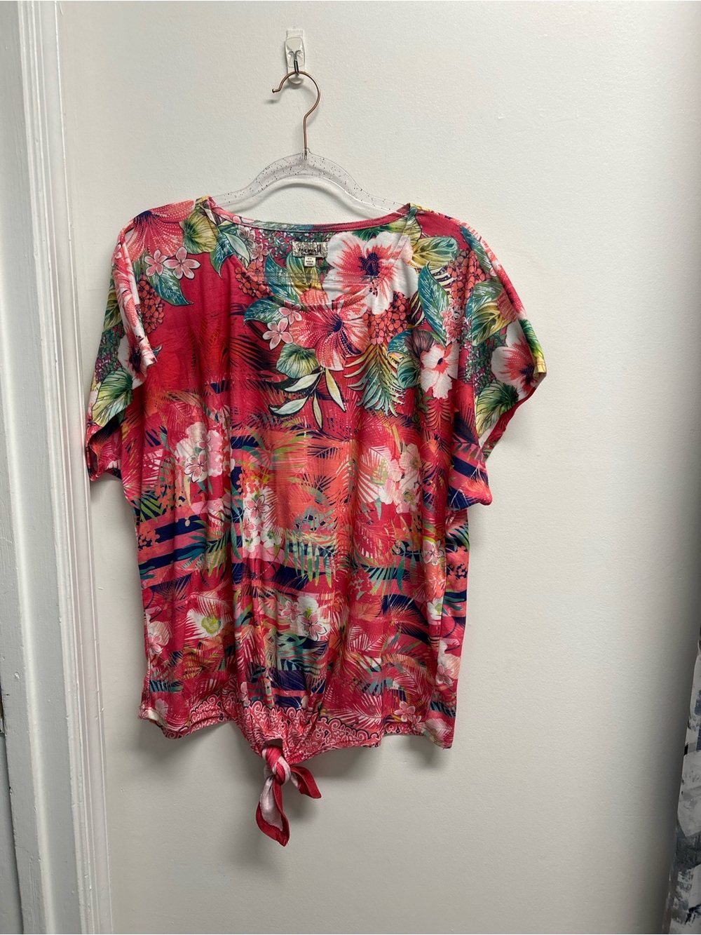 One world Tropical Tie-Hem Women's Top -Hot Pink Hawaiian Floral